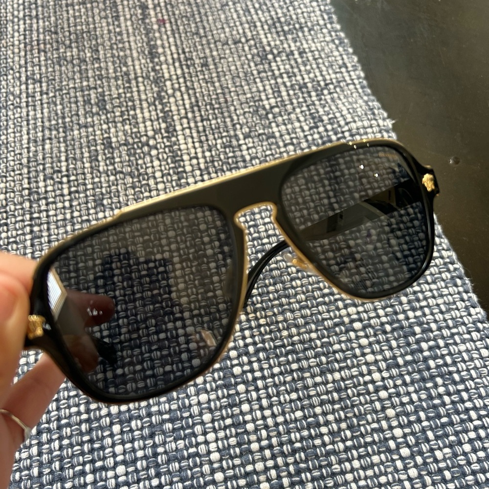 Versace sunglasses - Picture 3 of 5